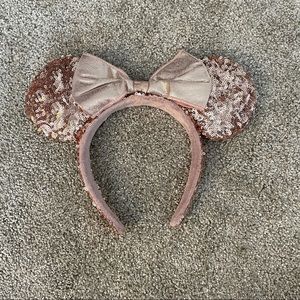 *NEVER WORN* Famous Rose Gold Minnie Ears!